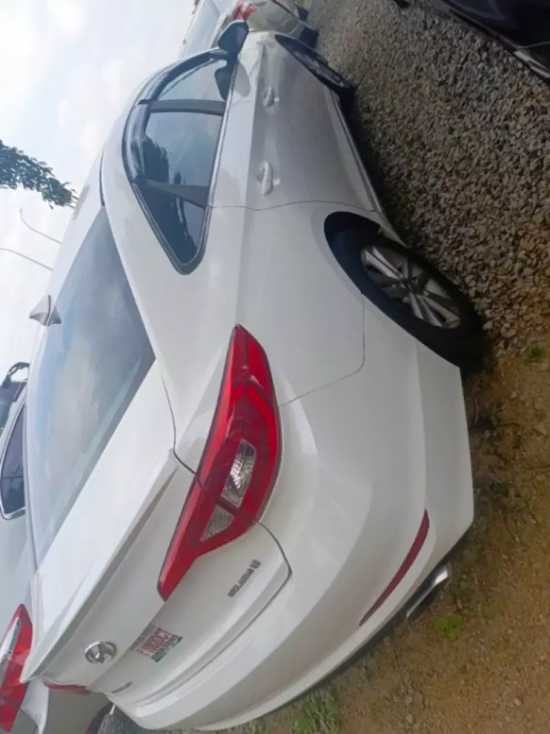 Hyundai Sonata   - 2016
