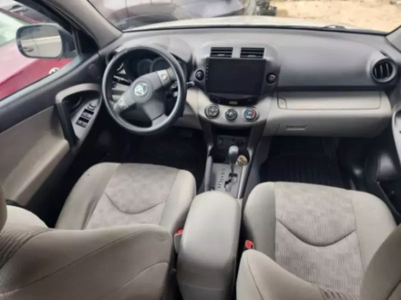 Toyota RAV 4   - 2010