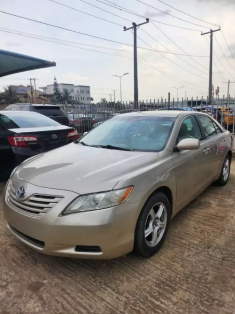 Toyota Camry - 2007