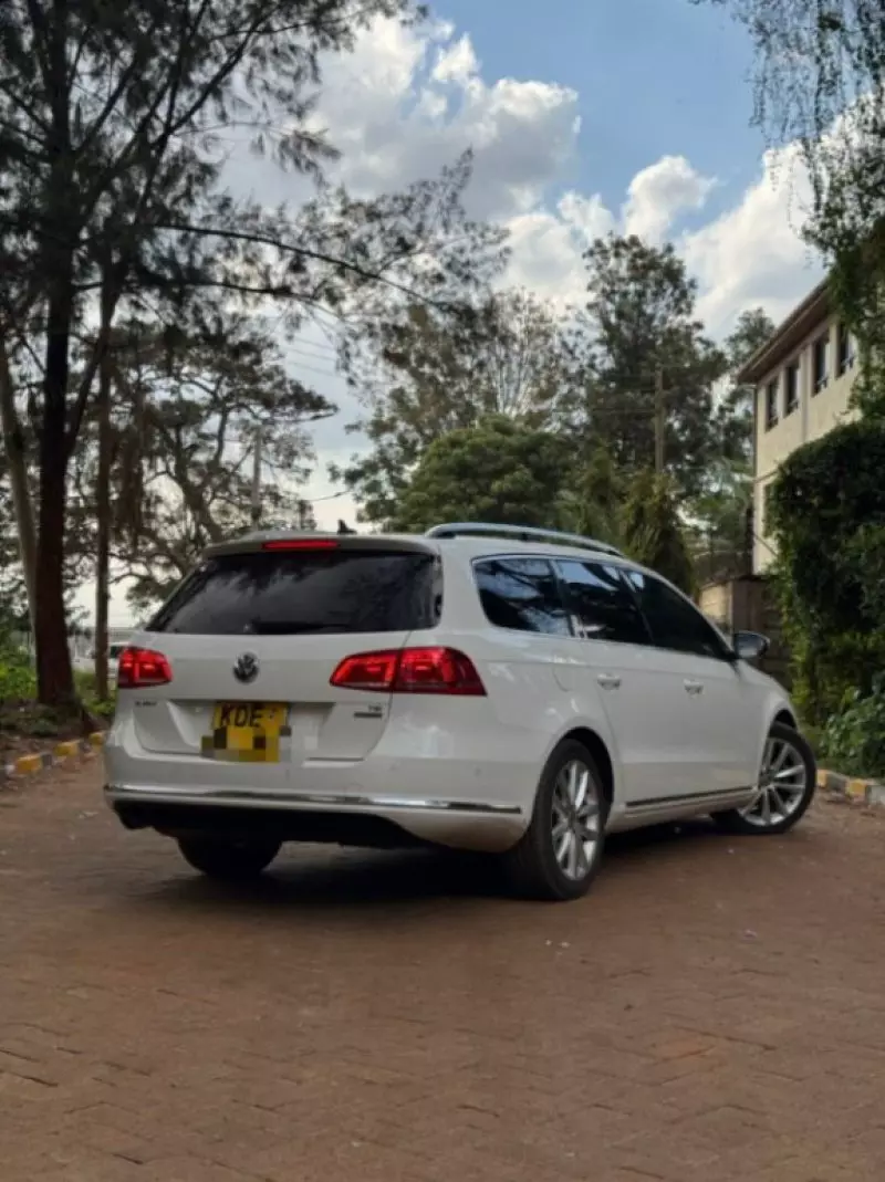 Volkswagen Passat   - 2014