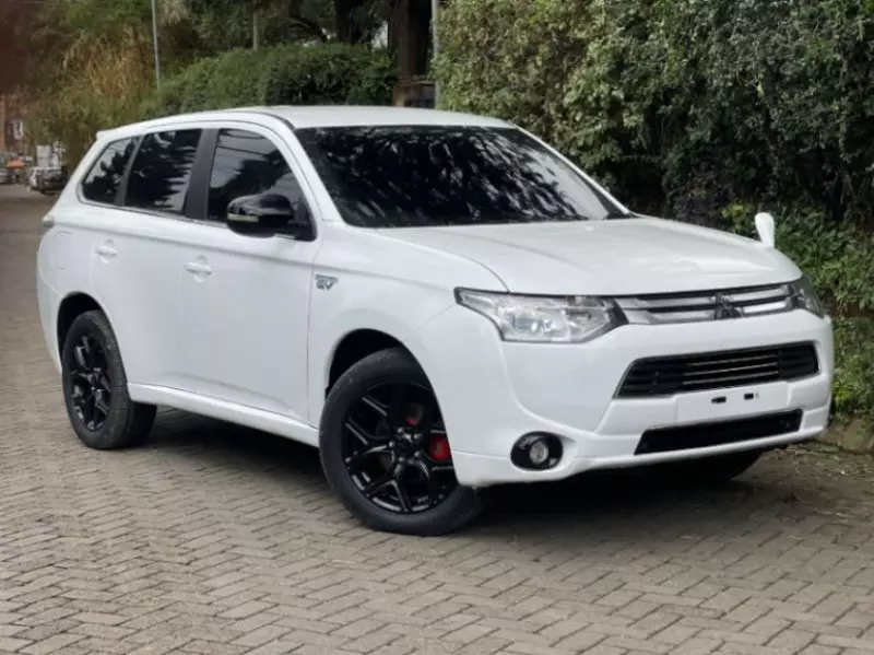 Mitsubishi OUTLANDER   - 2014