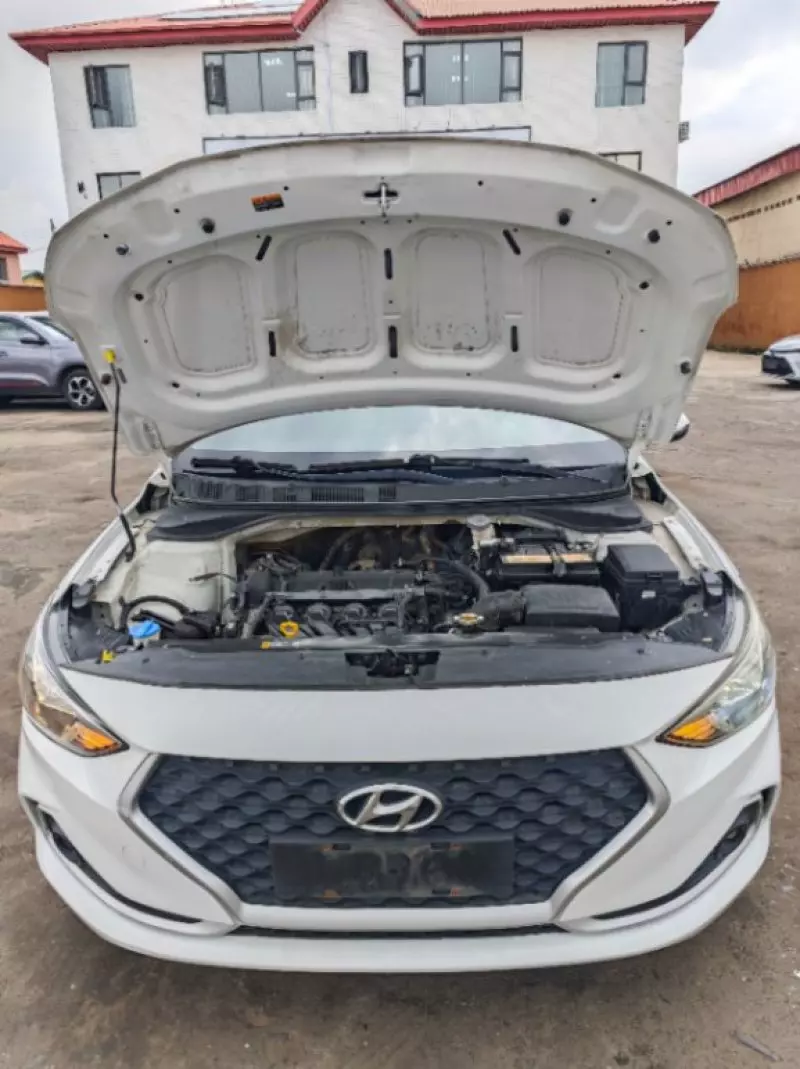 Hyundai Elantra   - 2019