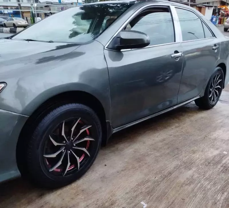 Toyota Camry   - 2012