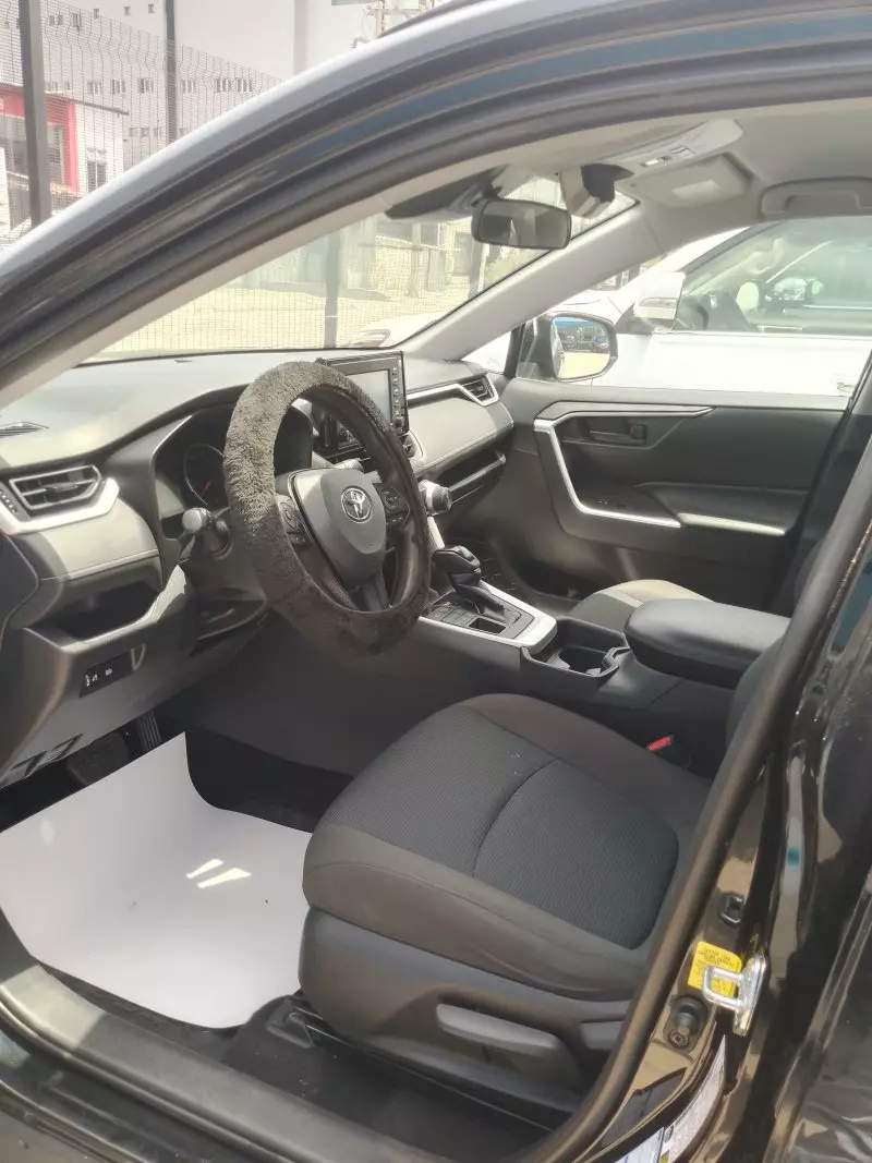 Toyota RAV 4   - 2021