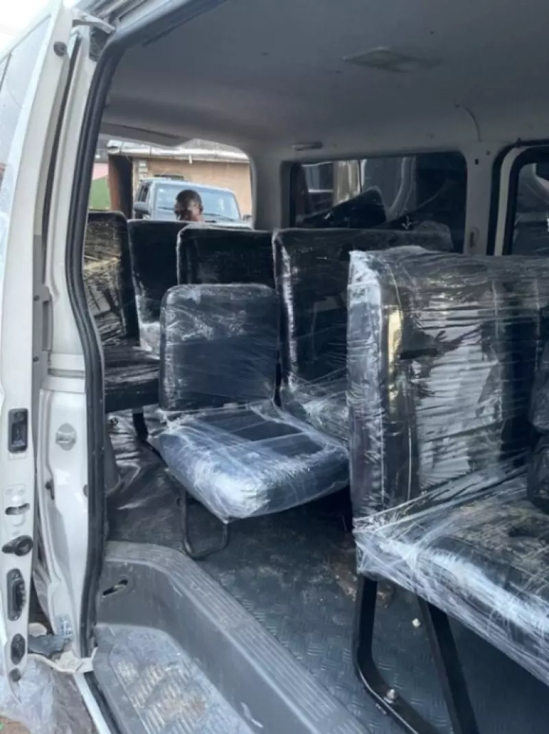 Toyota Hiace   - 2015