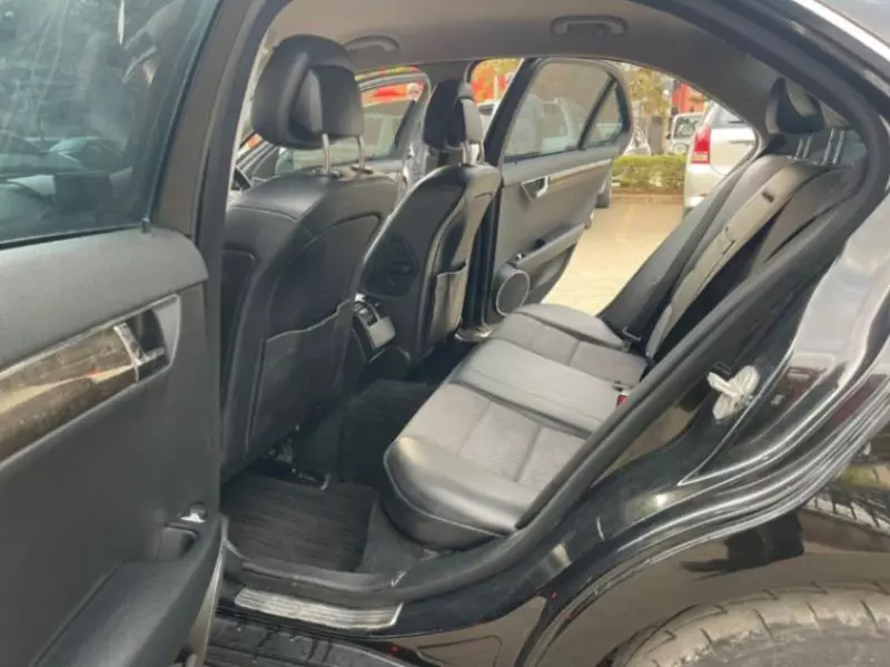 Mercedes-Benz C200   - 2011