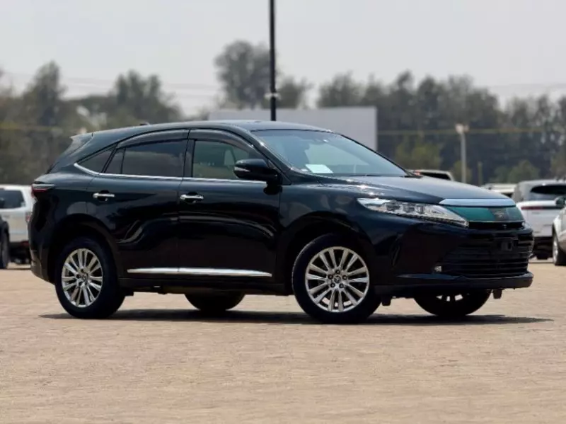 Toyota Harrier   - 2018