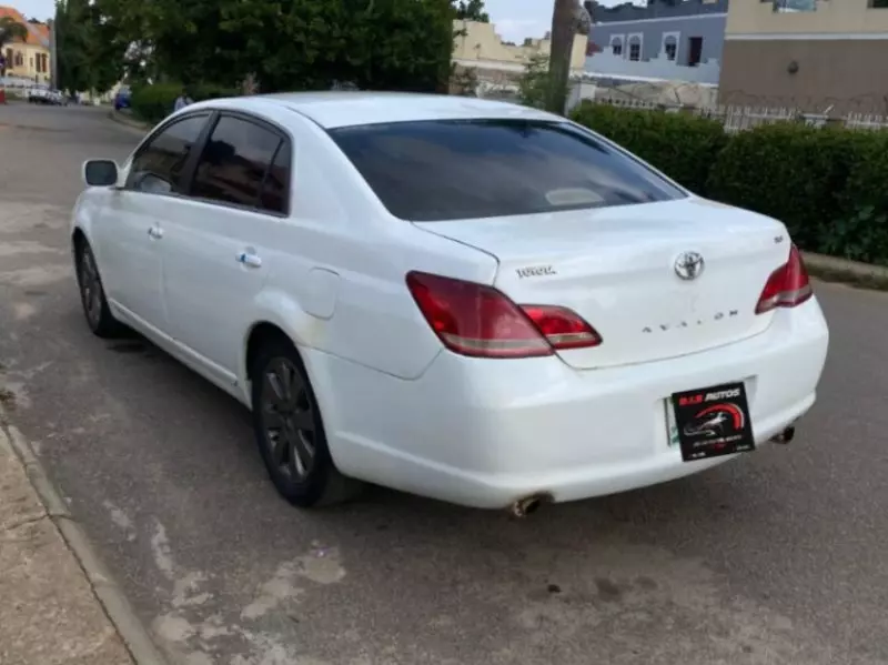 Toyota Avalon   - 2006