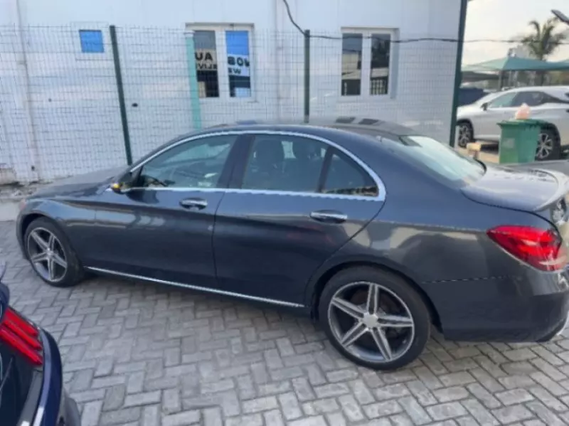 Mercedes-Benz C-class   - 2015