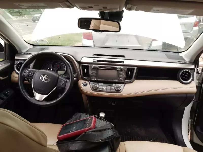 Toyota RAV 4   - 2015