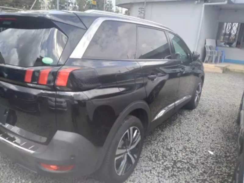 Peugeot 5008   - 2018