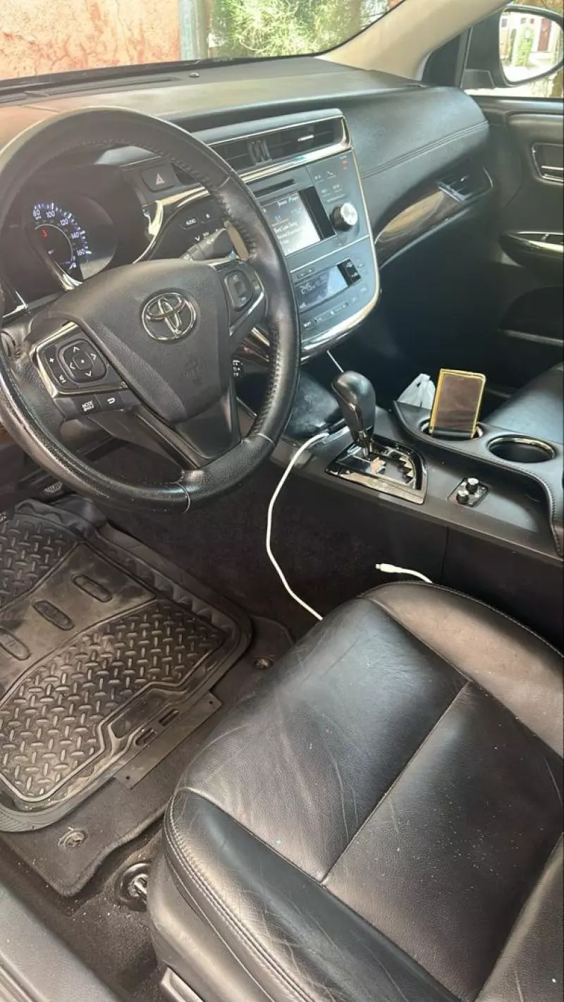 Toyota Avalon   - 2013