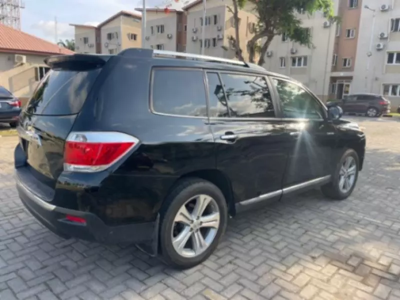 Toyota Highlander   - 2012