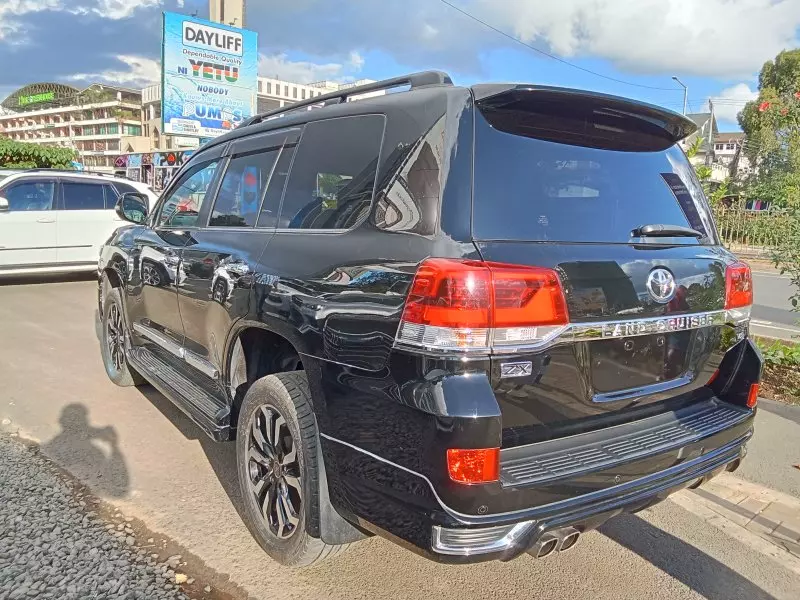 Toyota Landcruiser Prado   - 2017