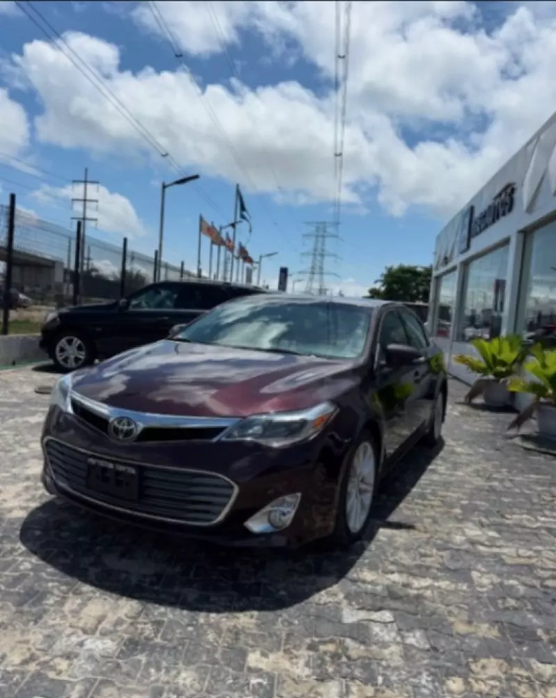 Toyota Avalon   - 2013