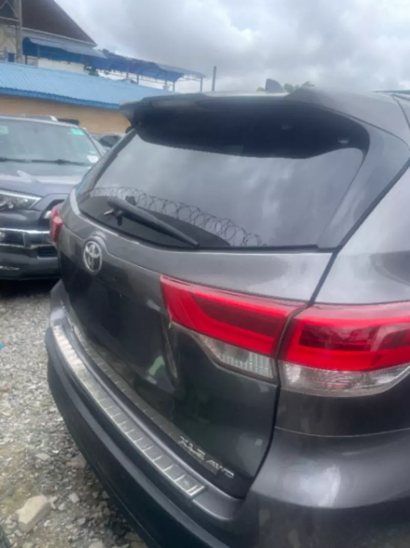 Toyota Highlander - 2015