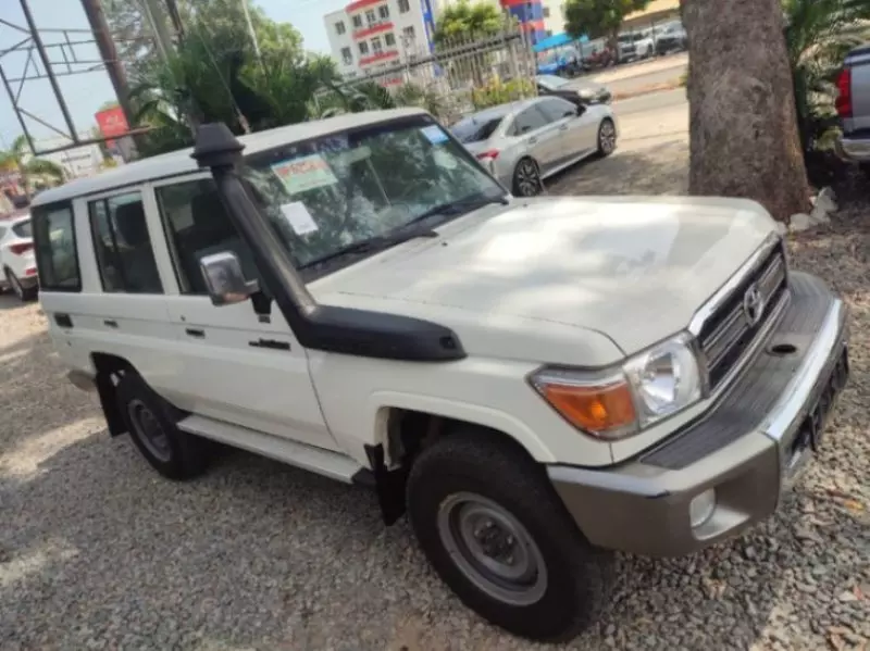 Toyota Land Cruiser - 2017