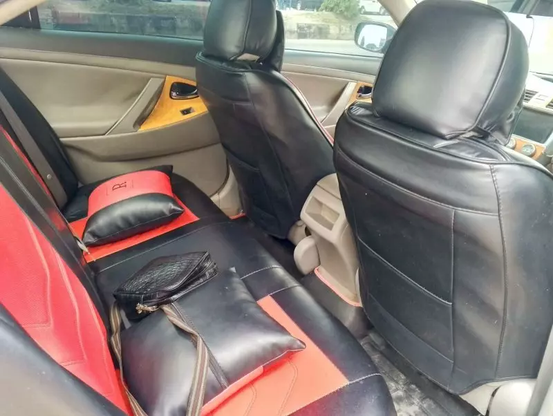 Toyota Camry   - 2010