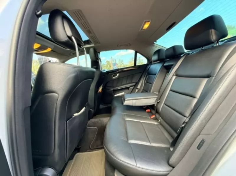 Mercedes-Benz E350 - 2012