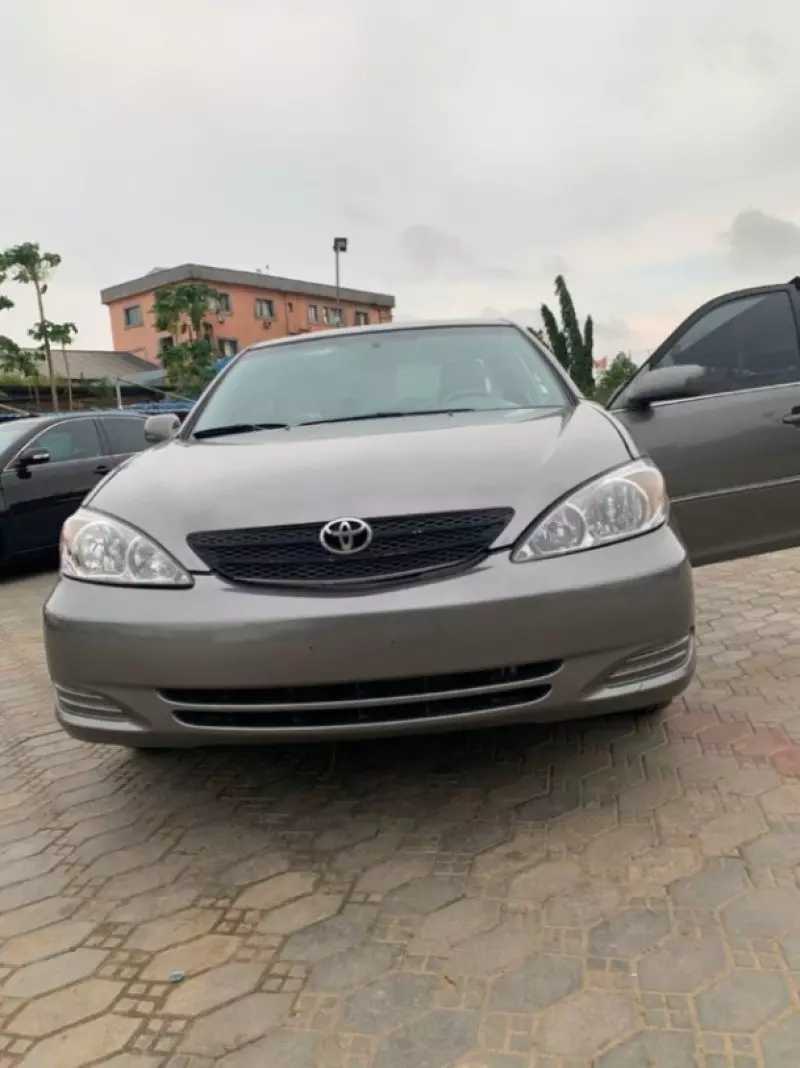 Toyota Camry   - 2003