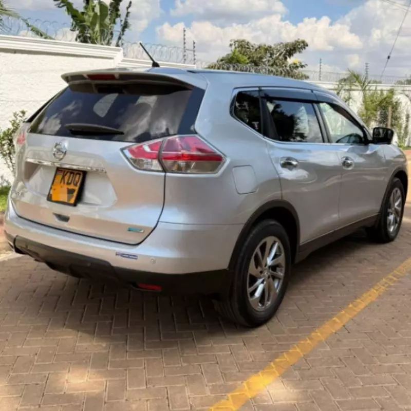 Nissan X-Trail   - 2017