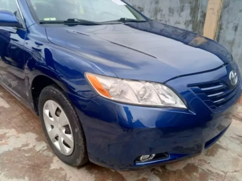 Toyota Camry   - 2009