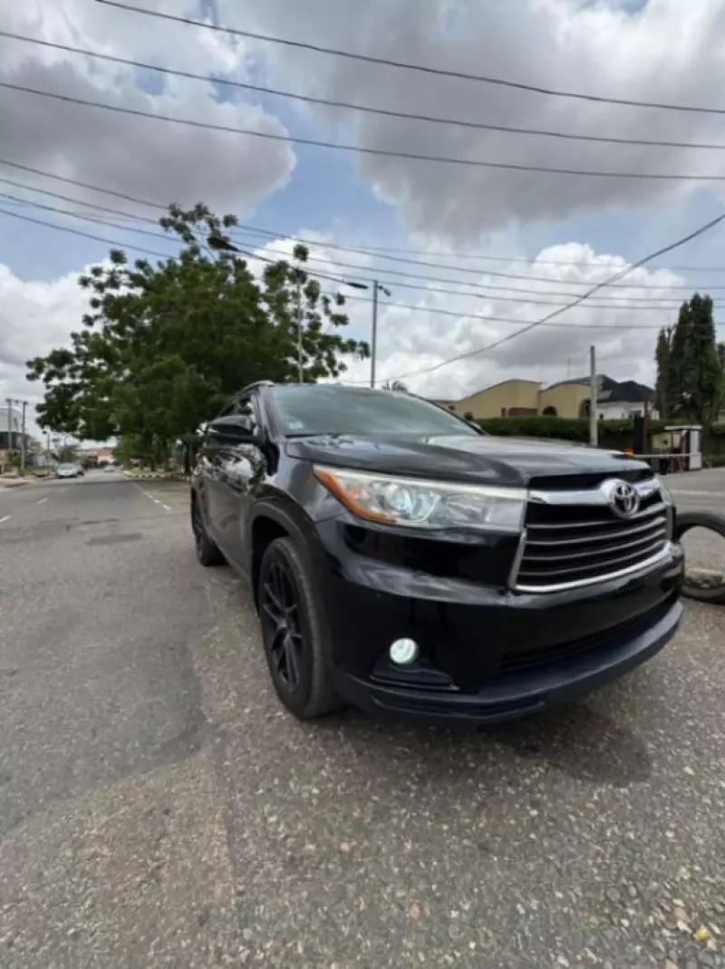 Toyota Highlander   - 2015