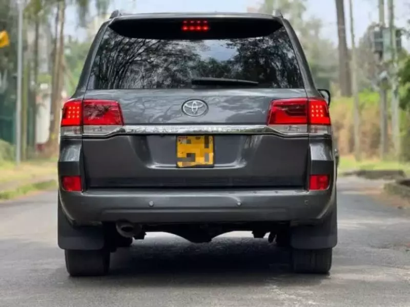 Toyota Landcruiser  V8   - 2009