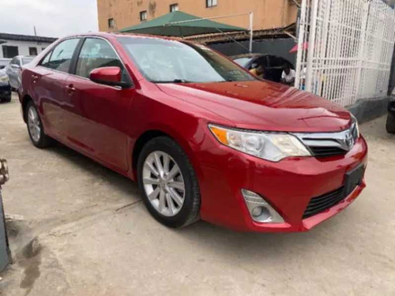 Toyota Camry   - 2014