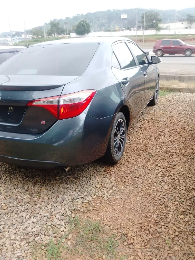 Toyota Corolla   - 2015
