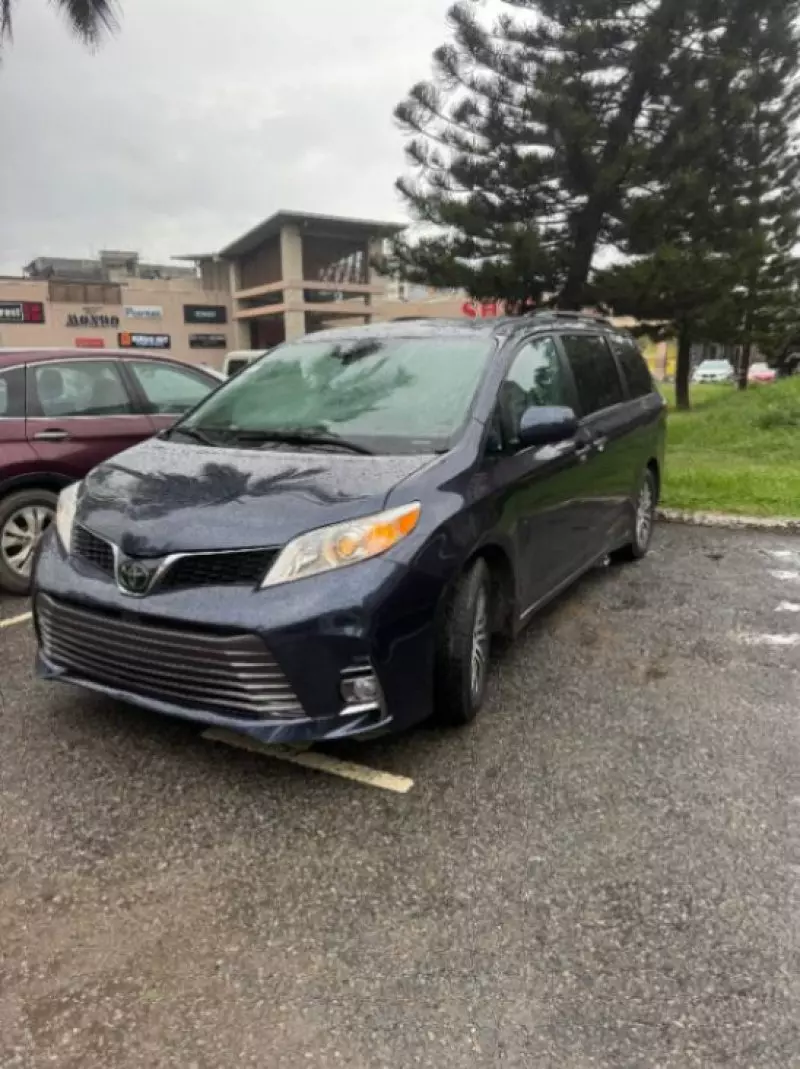 Toyota Sienna   - 2019