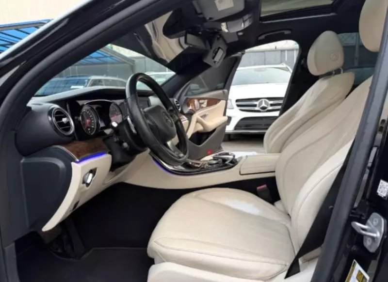 Mercedes-Benz E 300   - 2016