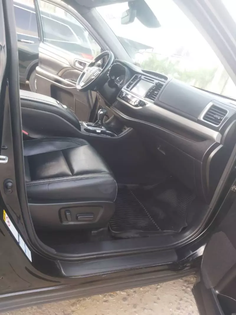 Toyota Highlander   - 2018