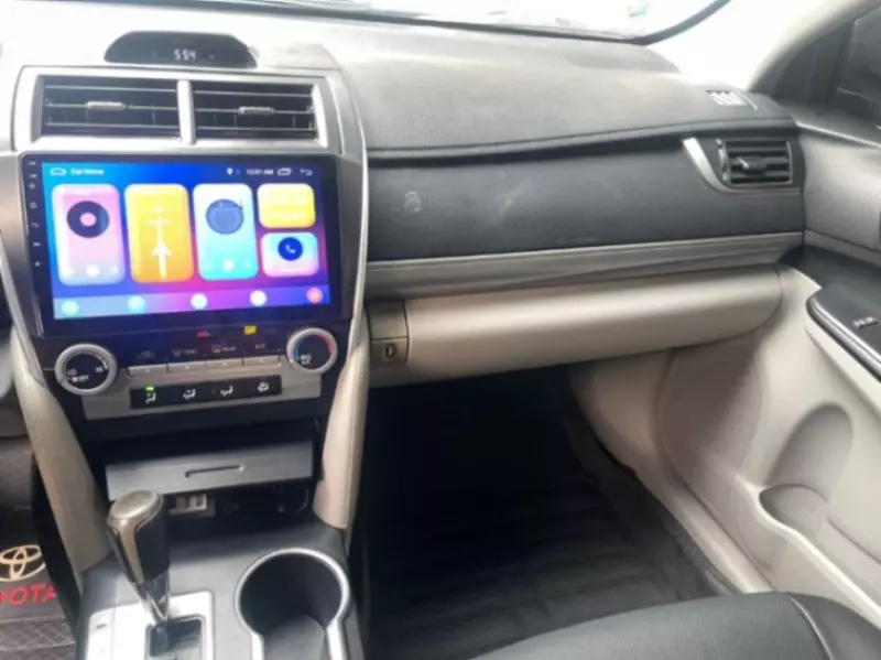 Toyota Camry   - 2012