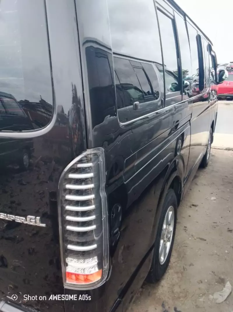 Toyota Hiace   - 2007