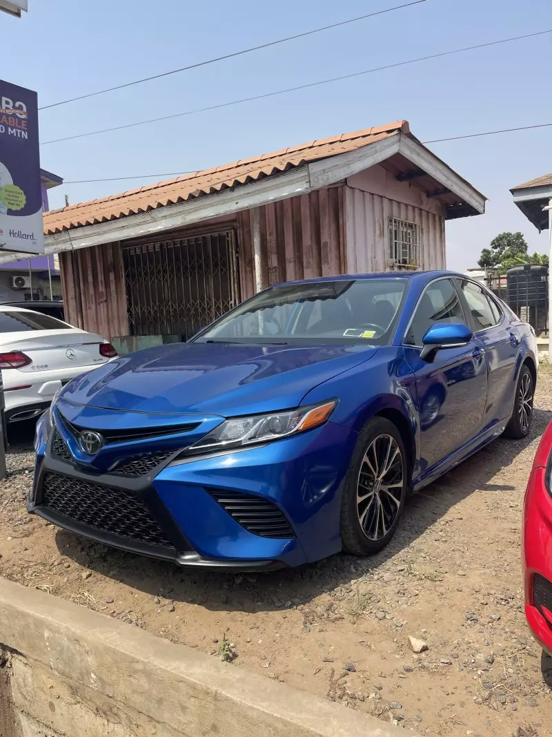 Toyota camry   - 2020