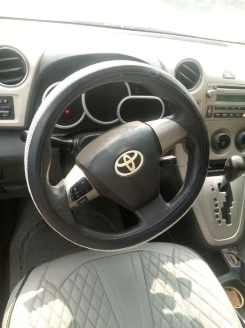 Toyota Matrix - 2012