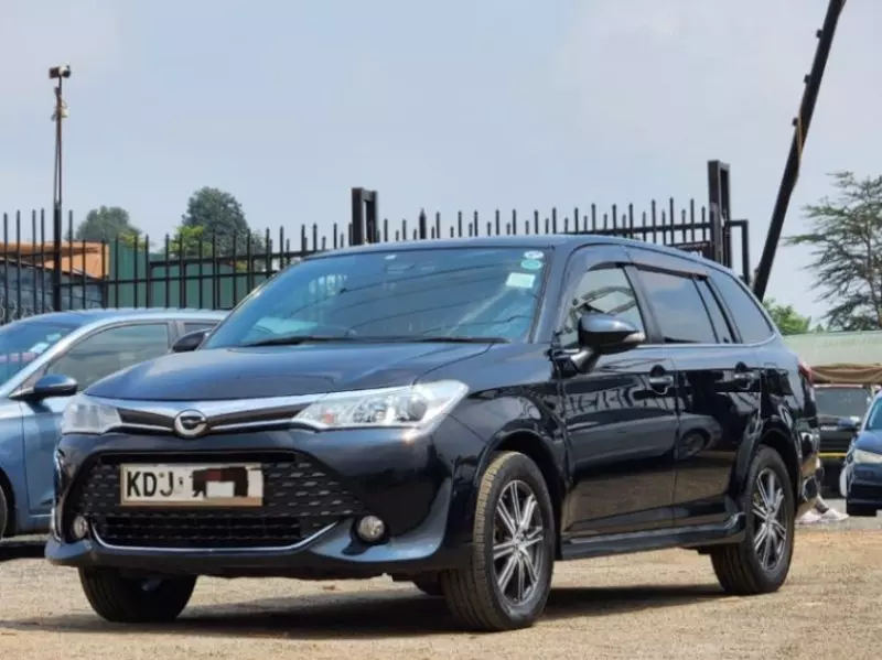 Toyota Fielder    - 2016