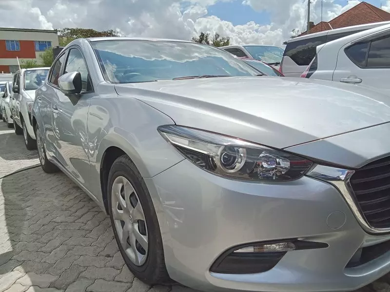 Mazda Axela    - 2016