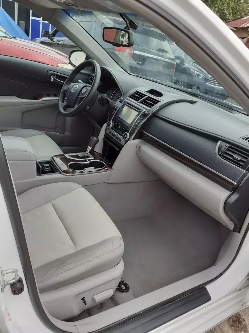 Toyota Camry   - 2013