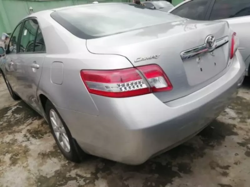 Toyota Camry   - 2010