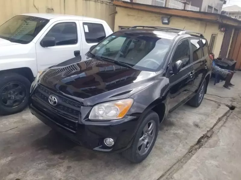 Toyota RAV 4   - 2010