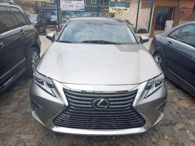 Lexus ES 350   - 2017