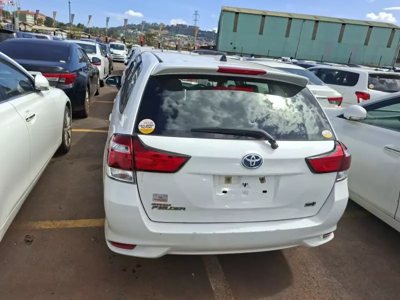 Toyota Fielder hybrid    - 2016