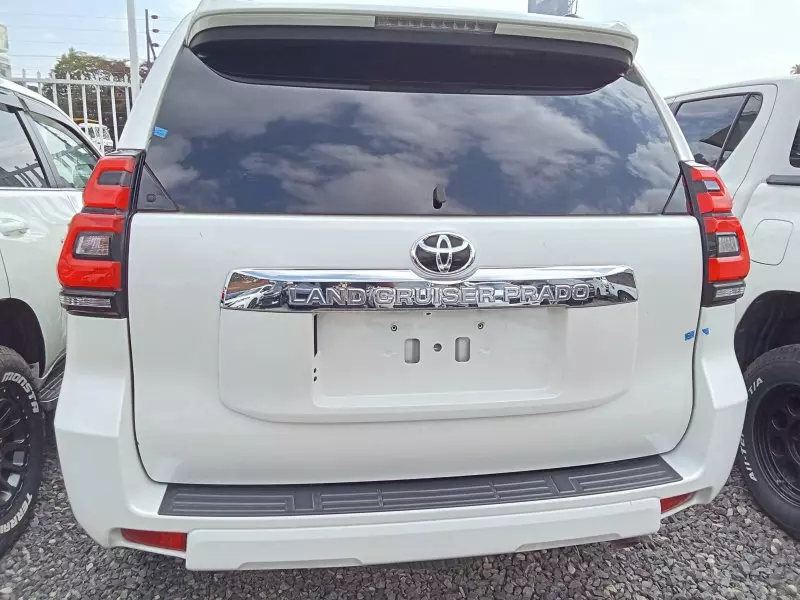 Toyota Land Cruiser Prado   - 2019