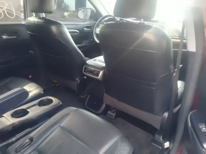 Toyota Highlander   - 2015