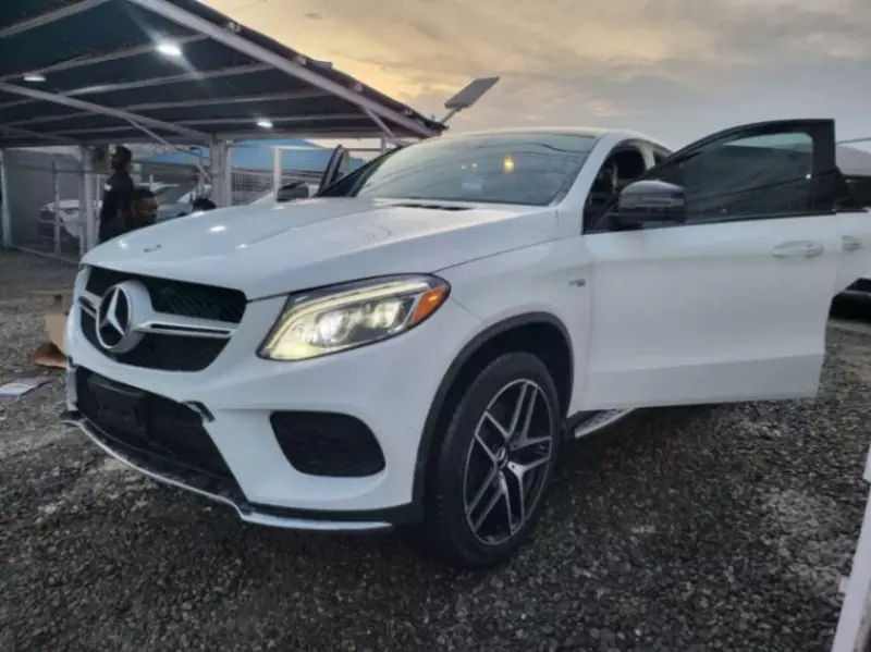 Mercedes-Benz GLE-Class   - 2017