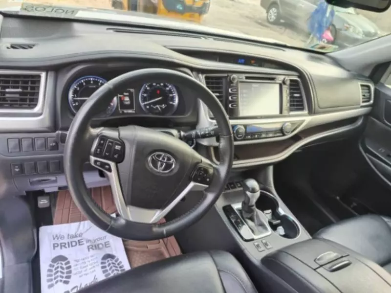 Toyota Highlander   - 2014