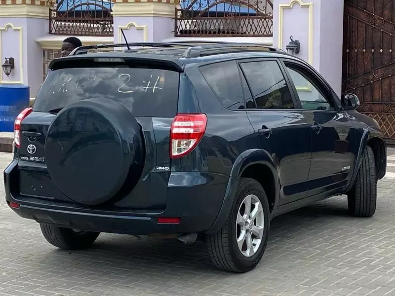 Toyota Rav4   - 2010