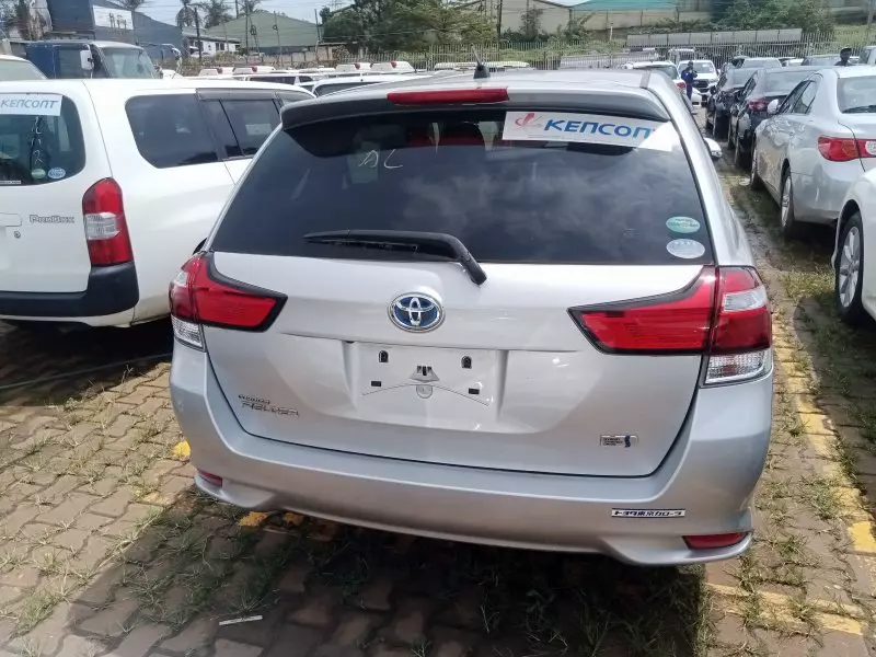 Toyota Fielder hybrid    - 2017